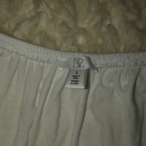 White Off the Shoulder Top - Picture 2 of 2